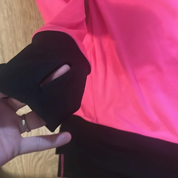🩷Victoria’s Secret Sport Dri Fit Turtle Neck - Picture 3 of 5
